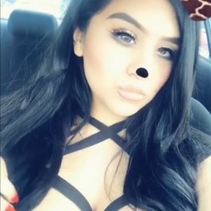 Meet your Posher, Yezenia